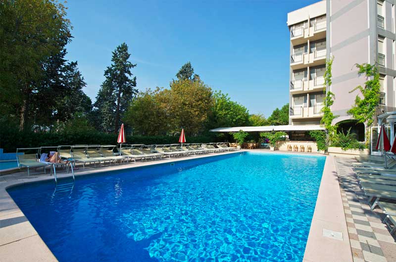 The swimming pool of the Hotel President