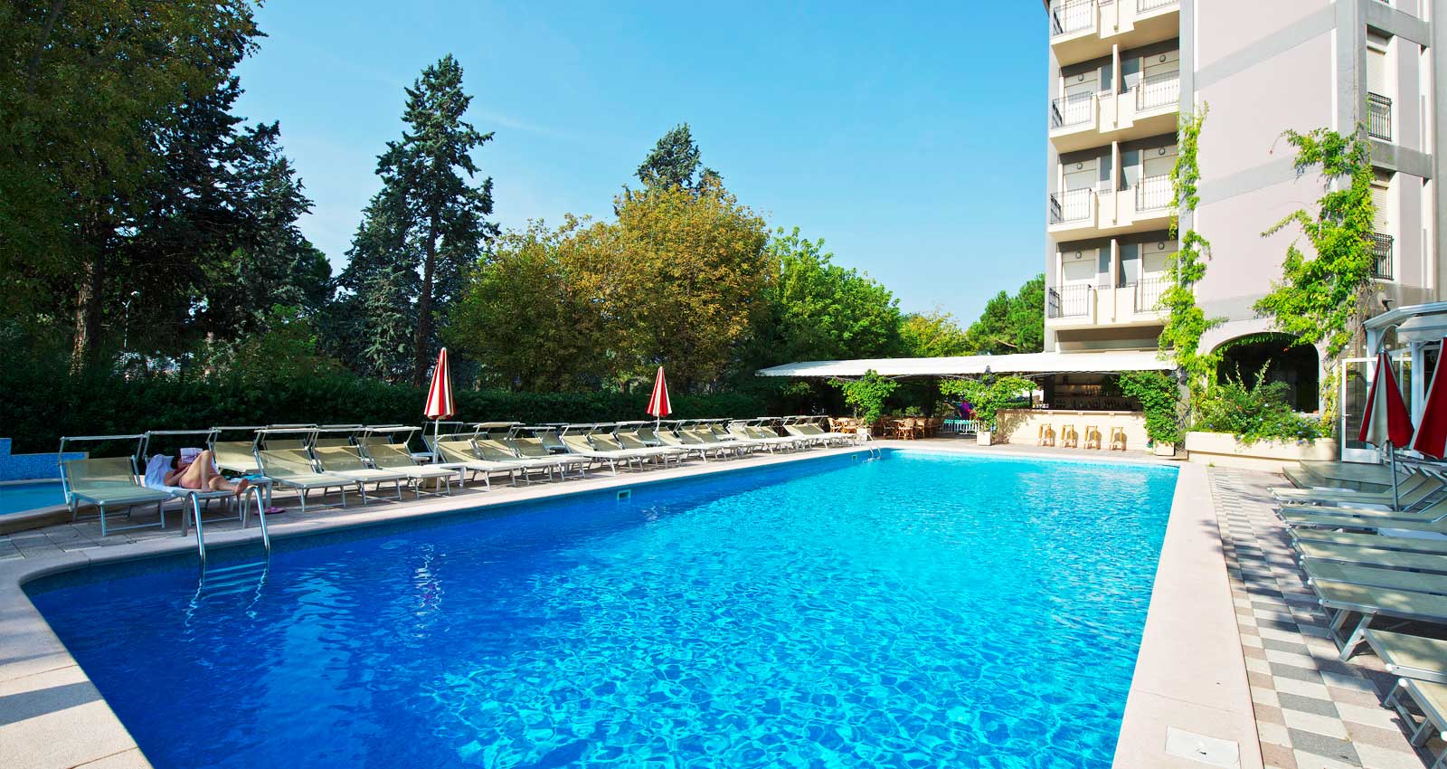 The swimming pool of the Hotel President