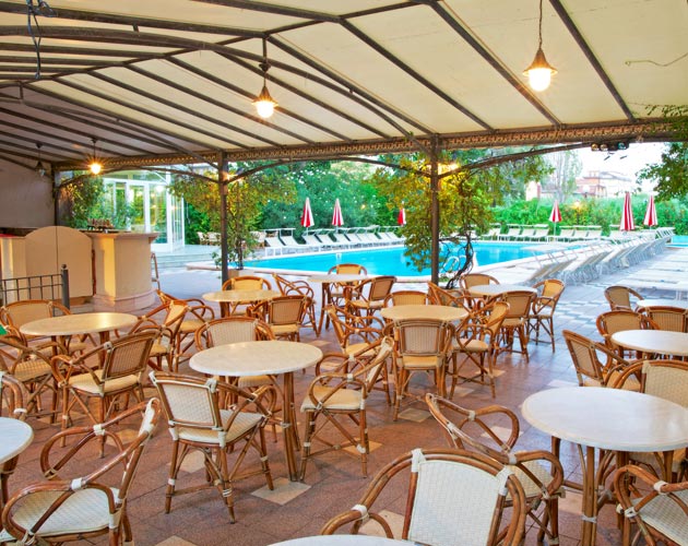 Veranda overlooking the swimming pool